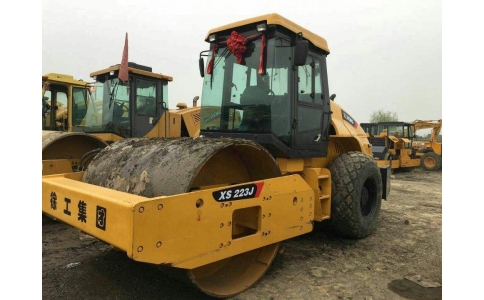 22噸單鋼輪震動(dòng)壓路機(jī)租賃